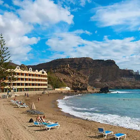Ocean View Monsenor Apartment